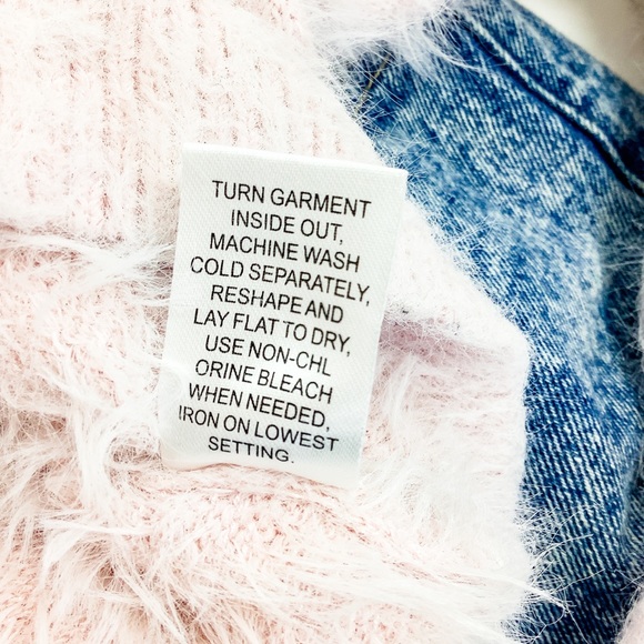 KENDALL & KYLIE PINK FUZZY CROP SWEATER SIZE SMALL - Picture 7 of 8